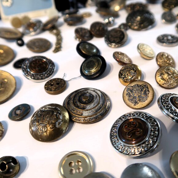 Large Old Button Collection Some Military Style Buttons Some Vintage Variety - Picture 11 of 16